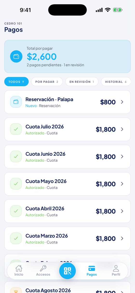 Pantalla de pagos de la app: cuotas del año con su estatus y el total por pagar